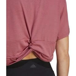 Adidas Women's Studio Shirt - Pink String IB8563 12 Adidas Women's Studio Shirt - Pink String IB8563 -Fitness-Mode Winkel adidas womens studio shirt pink string ib8563 2 1373234