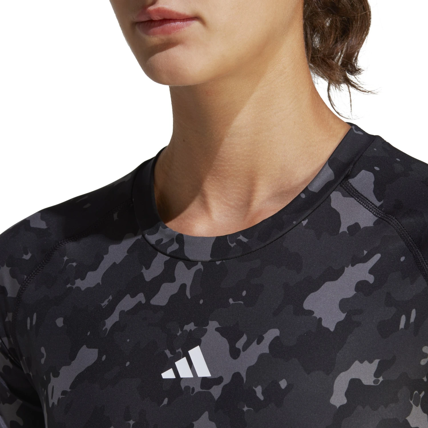 Adidas Techfit Camo Print Crop Training T-Shirt Dames - Carbon IC8052 5 Adidas Techfit Camo Print Crop Training T-Shirt Dames - Carbon IC8052 - Afbeelding 3