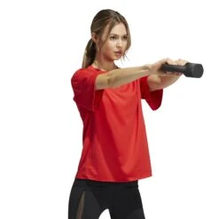 Adidas Training AEROREADY T-Shirt Dames - Vivid Red H48951 -Fitness-Mode Winkel adidas womens training 3 stripes aeroready t shirt vivid red h48951 6 1012977