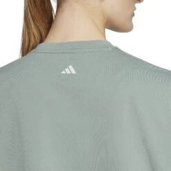 Adidas Yoga Studio Crop Sweatshirt Dames - Silk Green HR5086 -Fitness-Mode Winkel adidas womens yoga studio crop sweatshirt silk green hr5086 2 1416881