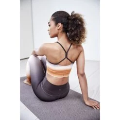 Athlecia Doshia Ombre Mist Sport-BH Dames - Mole -Fitness-Mode Winkel athlecia doshia w ombre mist bra womens mole 1 1158686