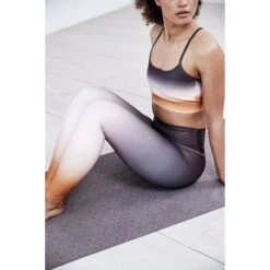 Athlecia Doshia Ombre Mist Sport-BH Dames - Mole -Fitness-Mode Winkel athlecia doshia w ombre mist bra womens mole 12 1158685