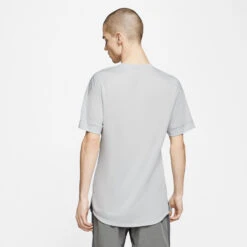 Nike Yoga T-Shirt Heren - Pure Platinum/lt Smoke Grey/black CJ4248-043 -Fitness-Mode Winkel cj4248 043 nike yoga men short sleeve top 03 828615