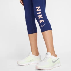 Nike One Legging Kinderen - Blue Void/track Red/washed Coral CJ7671-492 -Fitness-Mode Winkel cj7671 492 nike one older kids training tights 05 822618