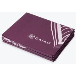 Gaiam Foldable Yoga Mat (2mm) - Cranberry -Fitness-Mode Winkel gaiam foldable yoga mat 2mm 05 63640 04 1070795