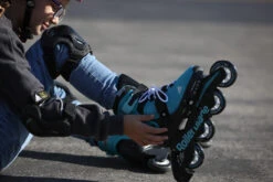 Rollerblade Microblade - Kids Inline Skates - Aqua/black 21 Rollerblade Microblade - Kids Inline Skates - Aqua/black -Fitness-Mode Winkel microblade aqua 5 1221556