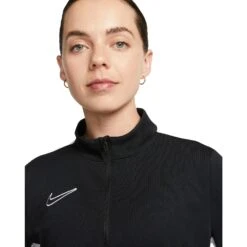 Nike Dri-FIT Academy Drill Dames Voetbaltop - Zwart/zwart/wit DX0513-010 -Fitness-Mode Winkel nike dri fit academy 23 womens drill football top dx0513 010 5 1534711