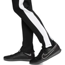 Nike Dri-FIT Academy Dames Broek - Zwart/wit/wit DX0508-010 13 Nike Dri-FIT Academy Dames Broek - Zwart/wit/wit DX0508-010 -Fitness-Mode Winkel nike dri fit academy womens pants black white white dx0508 010 2 1517521