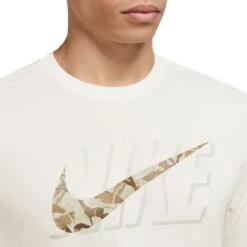 Nike Dri-FIT Fitness T-Shirt Heren - Coconut Milk DZ2741-113 -Fitness-Mode Winkel nike dri fit mens fitness t shirt coconut milk dz2741 113 2 1480971