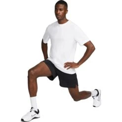 Nike Dri-FIT Primary T-Shirt Fitness Heren - Wit/wit DV9831-100 -Fitness-Mode Winkel nike dri fit primary mens short sleeve white white dv9831 100 4 1517304