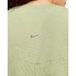 Nike Dri-FIT Yoga Tanktop Dames - Honeydew/multi Color DV9167-343 -Fitness-Mode Winkel nike dri fit women tank shirt honeydewmulti color dv9167 34 2 1562239