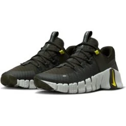 Nike Free Metcon 5 Fitnessschoenen Heren - Sequoia/high Voltage-light Sil DV3949-300 -Fitness-Mode Winkel nike free metcon 5 mens training shoes sequoia high voltage light silver dv3949 300 6 1517019