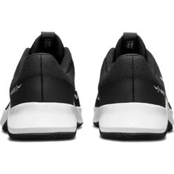 Nike MC Trainer 2 Schoenen Heren - Zwart/wit-zwart DM0823-003 -Fitness-Mode Winkel nike mc mens trainer 2 shoe black white black dm0823 003 3 1280611