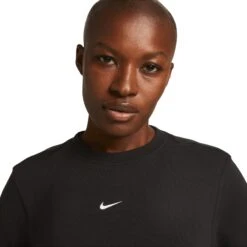 Nike One Dri-FIT Crew-Neck LBR Sweatshirt Dames - Black/white FB5125-010 9 Nike One Dri-FIT Crew-Neck LBR Sweatshirt Dames - Black/white FB5125-010 -Fitness-Mode Winkel nike one dri fit crew neck lbr womens sweatshirt black white fb5125 010 4 1517090