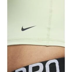 Nike Pro Dri-FIT Tanktop Dames - Honeydew/black FB5261-343 -Fitness-Mode Winkel nike pro dri fit crop womens tank shirt honeydew black fb5261 343 4 1522666