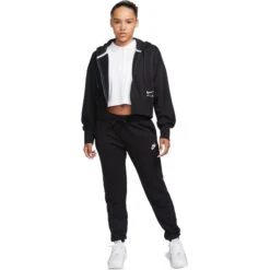 Nike Sportswear Club Fleece Broek Dames - Zwart/wit DQ5191-010 11 Nike Sportswear Club Fleece Broek Dames - Zwart/wit DQ5191-010 -Fitness-Mode Winkel nike sportswear club fleece womens mid rise pants black white dq5191 010 3 1415026