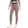 Nike Sportswear Club Legging Dames - Plum Eclipse/black DM4651-291 2 Nike Sportswear Club Legging Dames - Plum Eclipse/black DM4651-291 -Fitness-Mode Winkel nike sportswear club womens high waisted leggings plum eclipse black dm4651 291 4 1415019