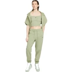 Nike Sportswear Easy Trainingsbroek Dames - Oil Green/black DM6419-386 -Fitness-Mode Winkel nike sportswear easy womens joggers oil green black dm6419 386 1 1523670