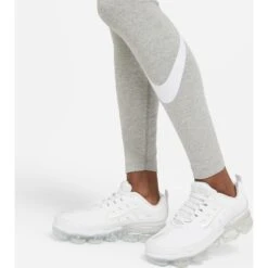 Nike Sportswear Essential Mid-Rise Swoosh Leggings Dames - Dark Grey Heather/white CZ8530-063 -Fitness-Mode Winkel nike sportswear essential women mid rise swoosh leggings dark grey heather white cz8530 063 3 1314925
