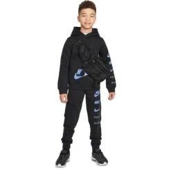 Nike Sportswear Club Fleece Cargo Trainingsbroek Kinderen - Zwart FN7712-010 -Fitness-Mode Winkel nike sportswear fleece cargo kids pants black fn7712 010 2 1523015