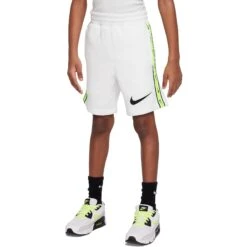 Nike Sportswear Repeat Kinderen Short - Summit White/black FJ5377-100 -Fitness-Mode Winkel nike sportswear repeat kids shorts summit white black fj5377 100 3 1480820