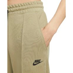 Nike Sportswear Tech Fleece Broek Voor Dames - Neutral Olive/black FB8330-276 14 Nike Sportswear Tech Fleece Broek Voor Dames - Neutral Olive/black FB8330-276 -Fitness-Mode Winkel nike sportswear tech fleece womens jogger pants neutral olive black fb8330 276 8 1557701