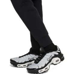 Nike Sportswear Tech Fleece Broek Voor Kinderen - Zwart/zwart/zwart FD3287-010 15 Nike Sportswear Tech Fleece Broek Voor Kinderen - Zwart/zwart/zwart FD3287-010 -Fitness-Mode Winkel nike sportswear tech kids fleece pants black black black fd3287 010 5 1533957