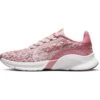 Nike SuperRep Go 3 Flyknit Next Nature Schoenen Dames - Desert Berry/sail-barely Rose DH3393-600 -Fitness-Mode Winkel nike superrep go 3 flyknit next nature womens training shoes desert berry sail barely rose dh3393 600 6 1288386
