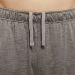 Nike Yoga Dri-Fit Korte Broek Heren - Moon Fossil/ironstone/black CZ2210-087 -Fitness-Mode Winkel nike yoga dri fit mens shorts moon fossil ironstone black cz2210 087 4 1358307