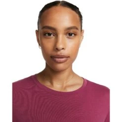 Nike Yoga Dri-FIT Top Dames - Rosewood/particle Grey DM7025-653 9 Nike Yoga Dri-FIT Top Dames - Rosewood/particle Grey DM7025-653 -Fitness-Mode Winkel nike yoga dri fit womens top rosewood particle grey dm7025 653 5 1414858