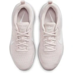 Nike Zoom Bella 6 Trainingsschoenen Dames - Barely Rose/white-diffused Tau DR5720-601 -Fitness-Mode Winkel nike zoom bella 6 womens training shoes barely rose white diffused taupe dr5720 601 3 1518271