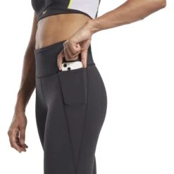 Reebok Lux 3/4 High Rise Tights Women's - Black -Fitness-Mode Winkel reebok lux 3 4 high rise tights womens black 5 1367040