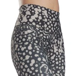 Reebok Studio Lux Bold High Rise 2.0 Modern Safari Print Women's Tights - Night Black 13 Reebok Studio Lux Bold High Rise 2.0 Modern Safari Print Women's Tights - Night Black -Fitness-Mode Winkel reebok studio lux high rise 2 1116216
