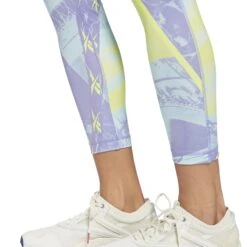Reebok Workout Ready Printed Women Leggings - Hyper Purple GI6968 -Fitness-Mode Winkel reebok workout ready printed damen leggings hyper purple gi6968 3 939010