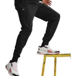 Under Armour UA Rival Fleece Joggingbroek Heren - Zwart/Onyx White -Fitness-Mode Winkel under armour mens ua rival fleece joggers black onyx white 4 1466866